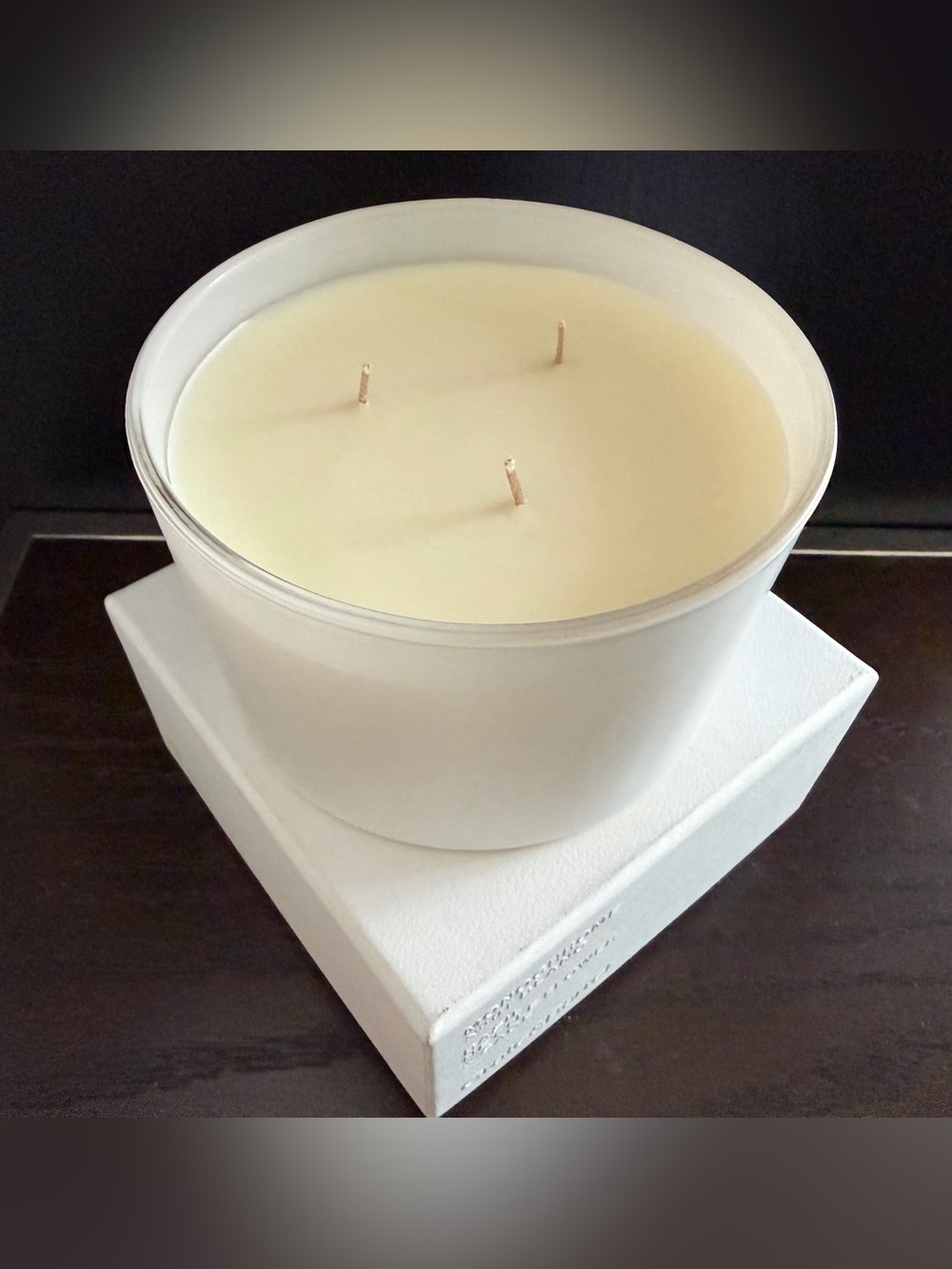 Crate&Barrel Monochrome No.01 Blanc 3-wick Candle - Picture 3 of 6